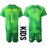 Brasilien Alisson Becker #1 Målmand Udebanesæt Børn VM 2022 Kortærmet (+ Korte bukser)